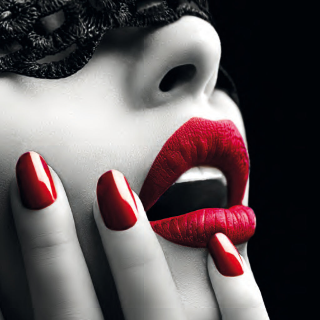 RED KISS TRILOGY glass picture